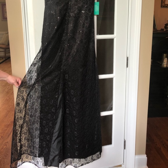 Elegant black lace dress - Picture 3 of 7